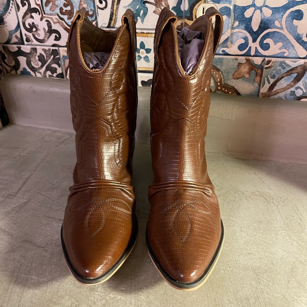 Urban Outfitters Textured Tan Heeled Boots